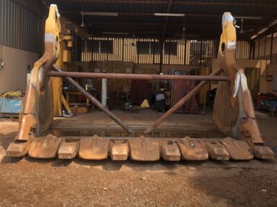 große klappschaufel vorderansicht